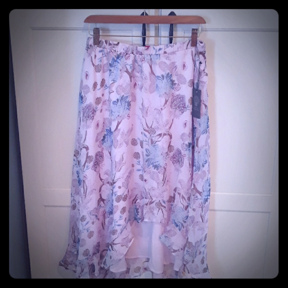Vince Camuto Womens Poetic Blooms Asymmetric skirt